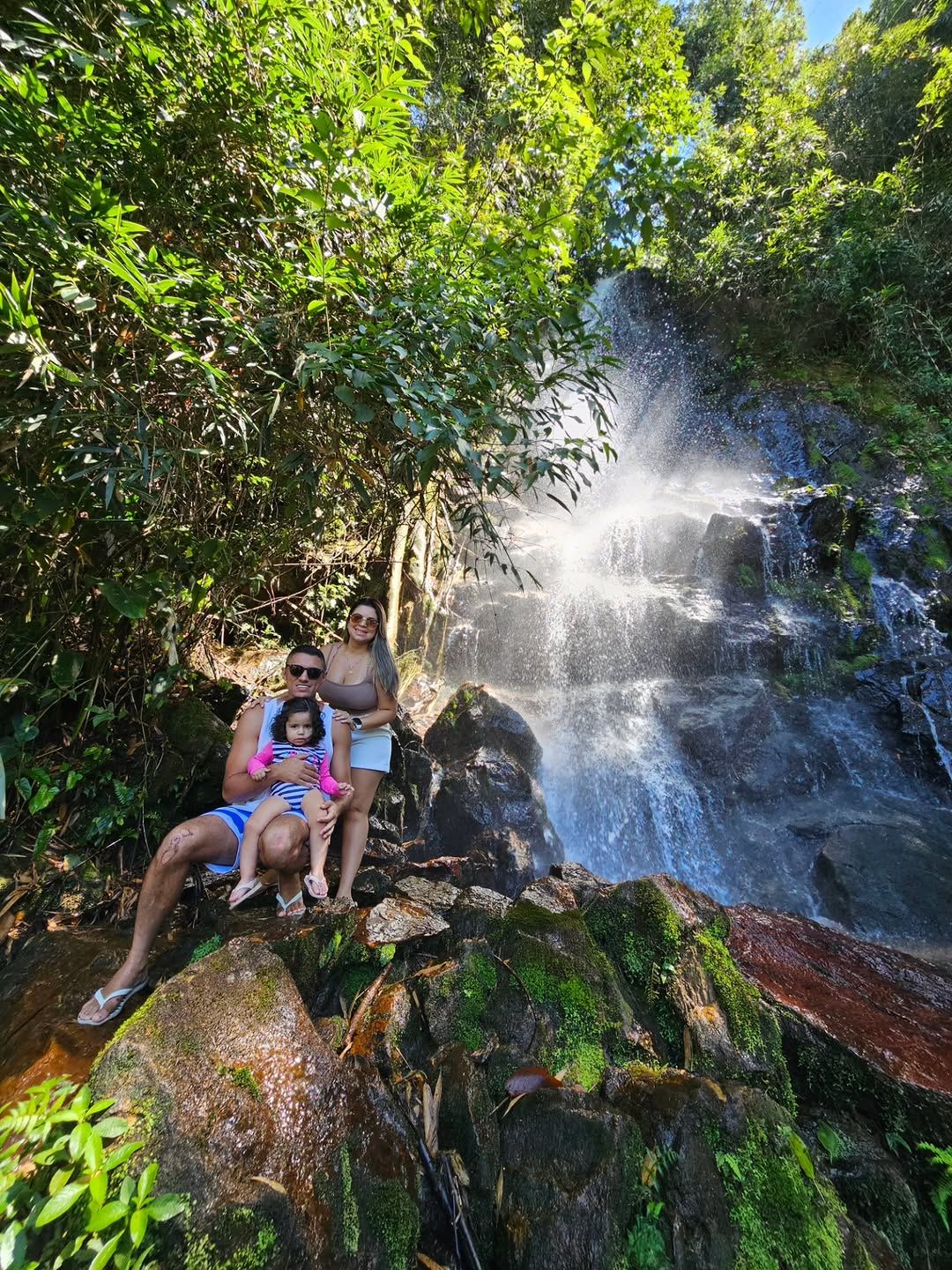 Cachoeira perto da pousada